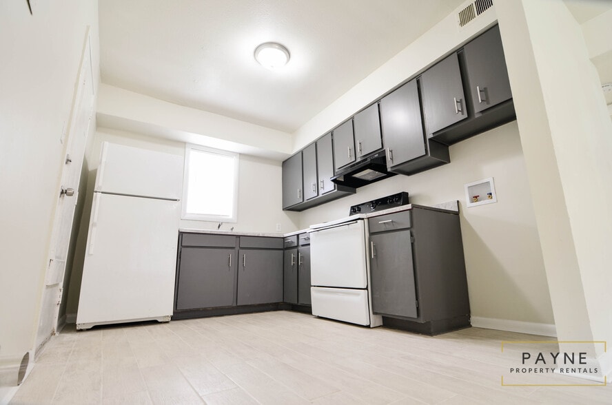Building Photo - 4217 Rosemont Dr