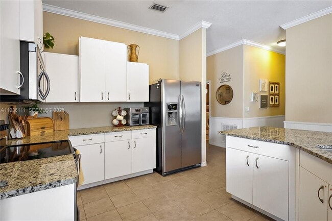 Building Photo - 143 37th Dr SW