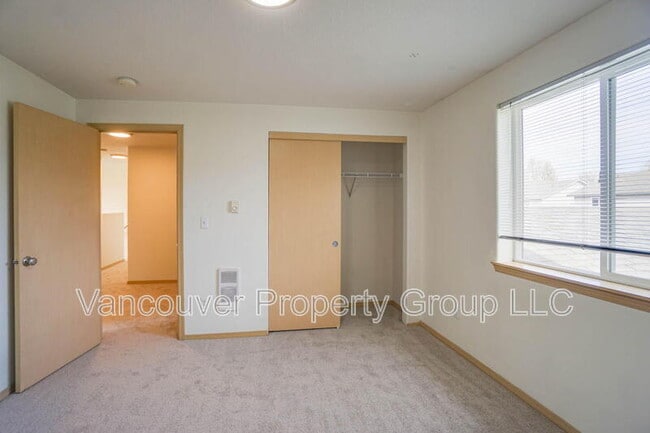 Building Photo - 1100 W 30th St