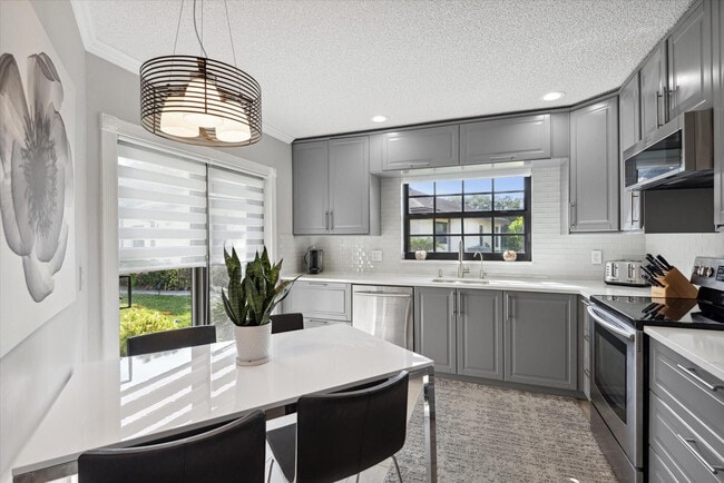 Building Photo - 20929 Boca Ridge Dr W