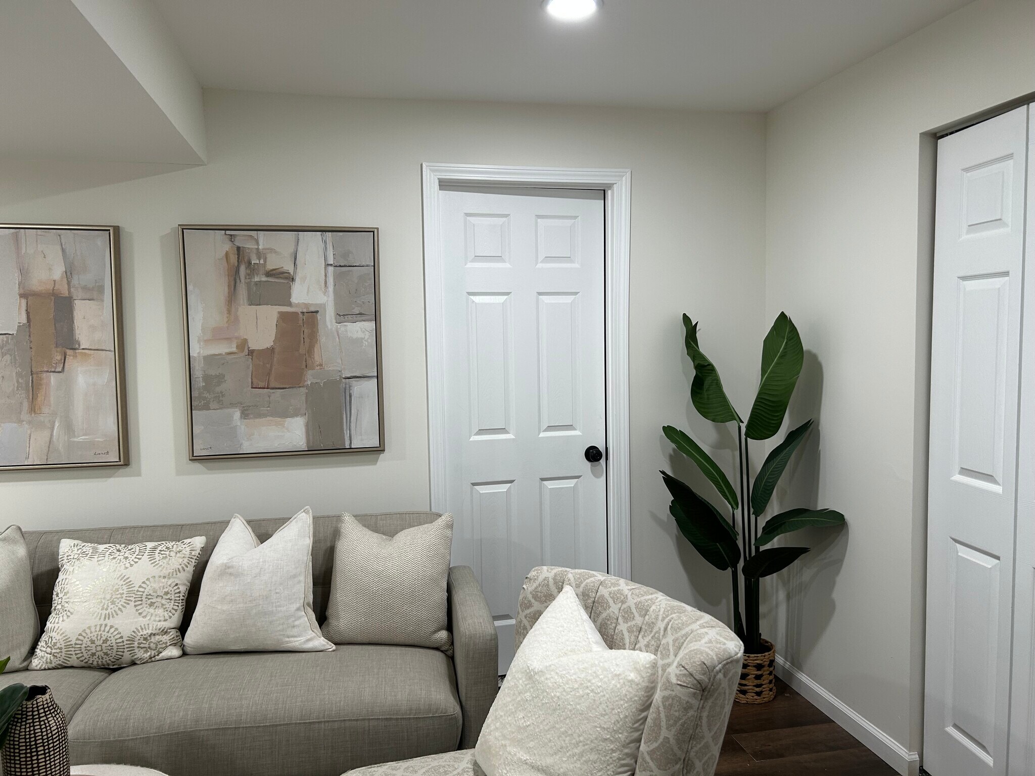 Building Photo - 196 Key Pky