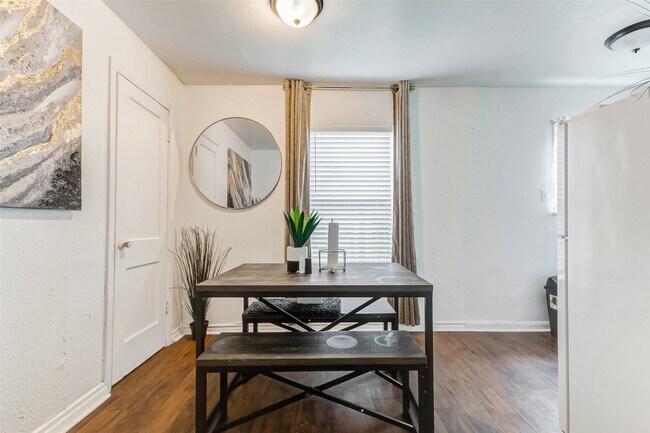 Building Photo - 2917 Ashley St