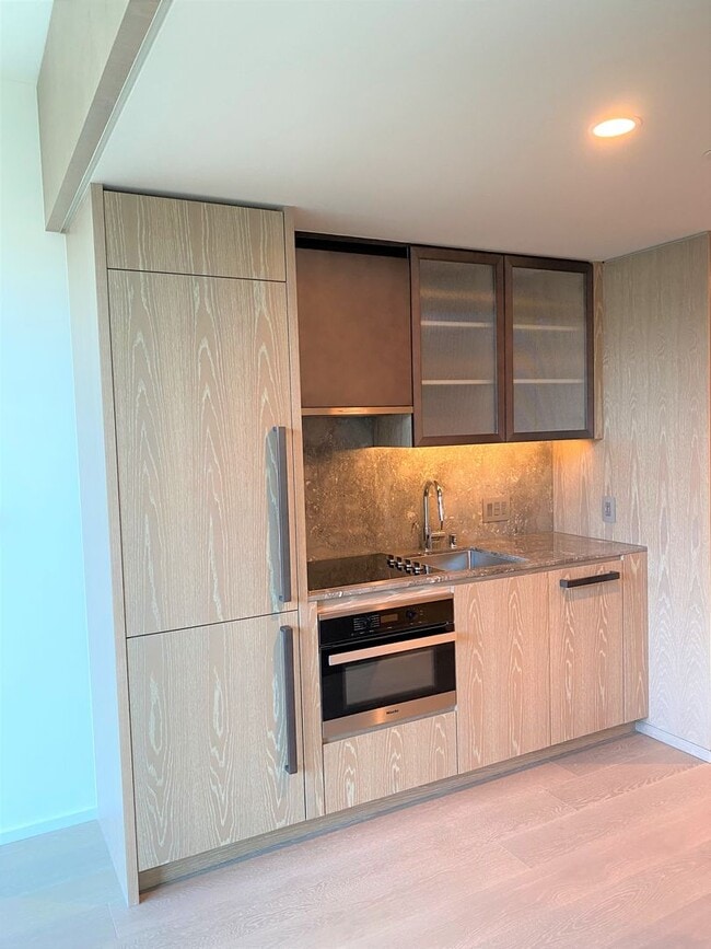 Building Photo - Koula - Luxurious studio in Kakaako