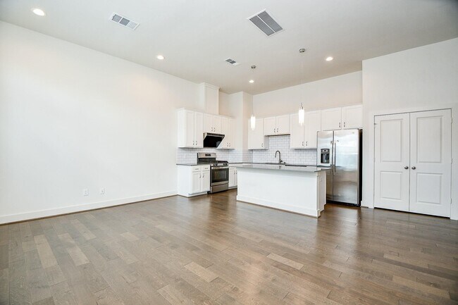 Building Photo - 9444 Kerrwood Ln