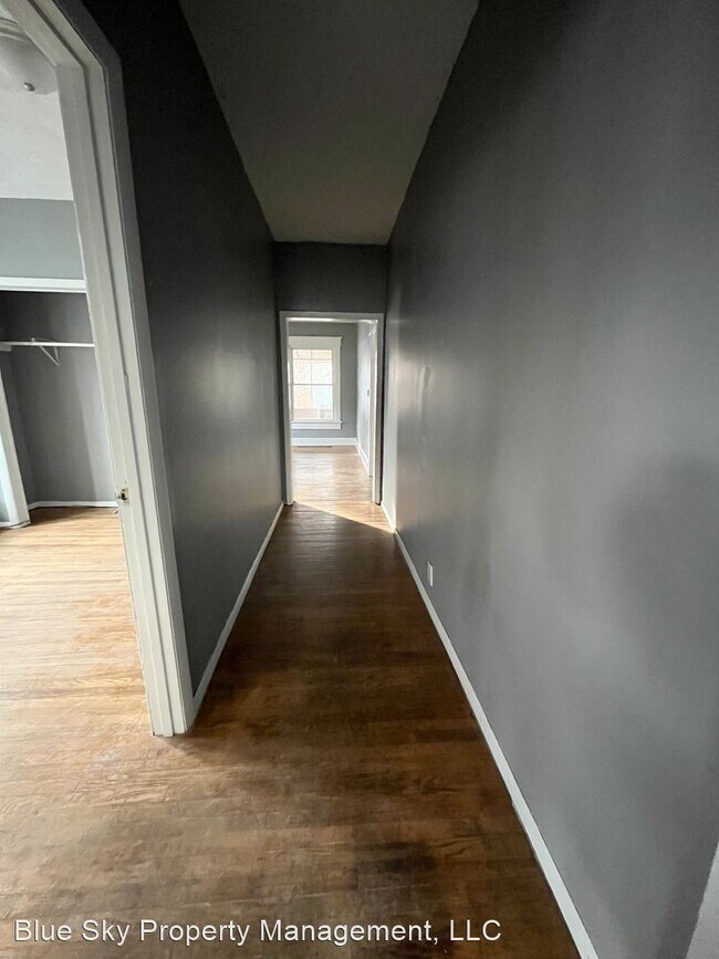 Building Photo - 3 br, 1 bath House - 1602 W Adams