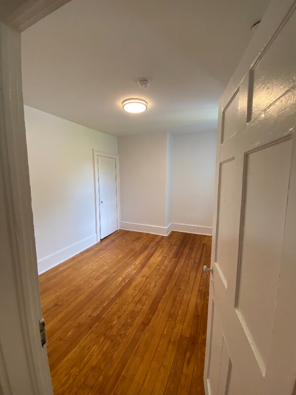 Building Photo - 358 Warren St