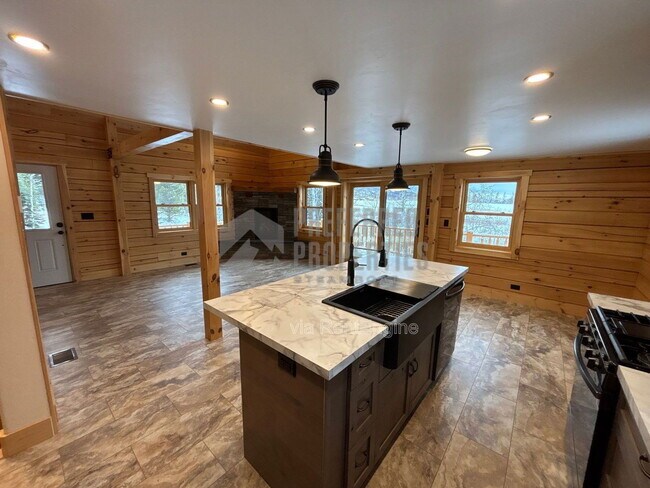 Building Photo - 33181 Wenatchi Trail