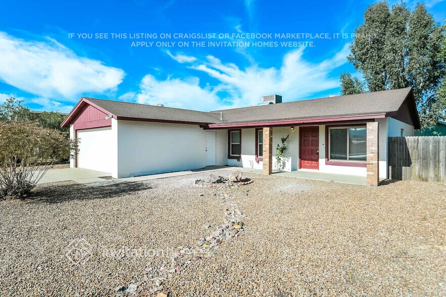 Building Photo - 2636 E Cactus Rd