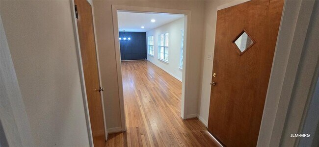 Building Photo - 609 Del Norte St