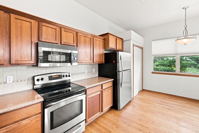 Building Photo - 8803 Wolf Lake Drive