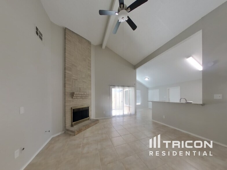 Building Photo - 24018 Spring Sunset Dr
