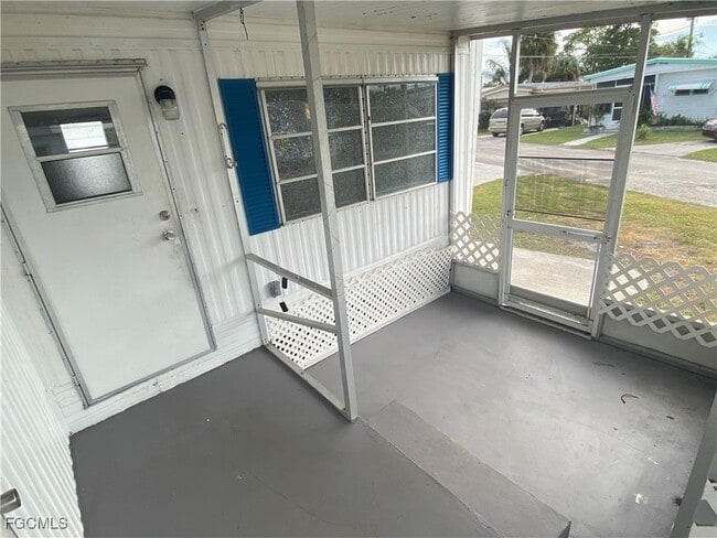 Building Photo - 139 Amber Ave