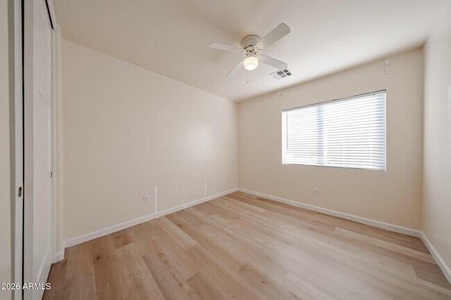 Building Photo - 1605 S 227th Ave