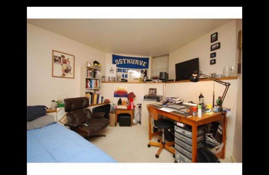 Building Photo - 28 Symphony Rd