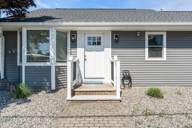 Building Photo - 501 Forman Ave