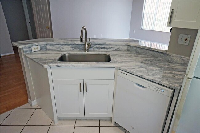 Building Photo - 9018 Lake Chase Island Way