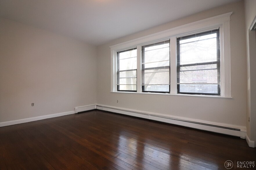 Building Photo - 17 Stearns Rd