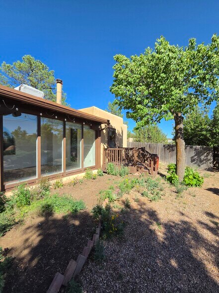 Building Photo - 126 Camino Teresa