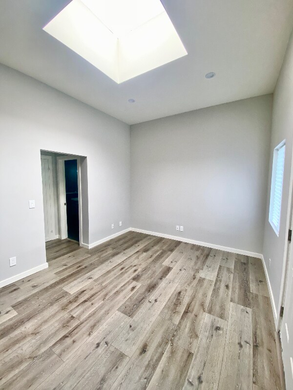 Building Photo - 1517 W 12th Pl