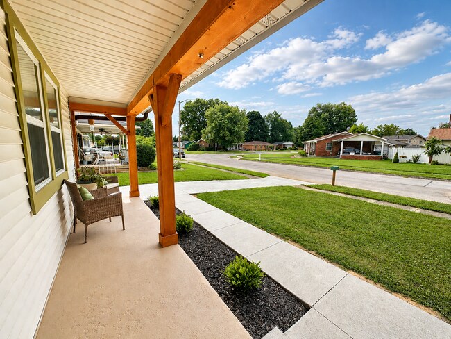 Building Photo - Charming 3-Bedroom Home in the Heart of Clarksville!