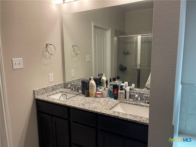 Building Photo - 7220 Rosado Dr