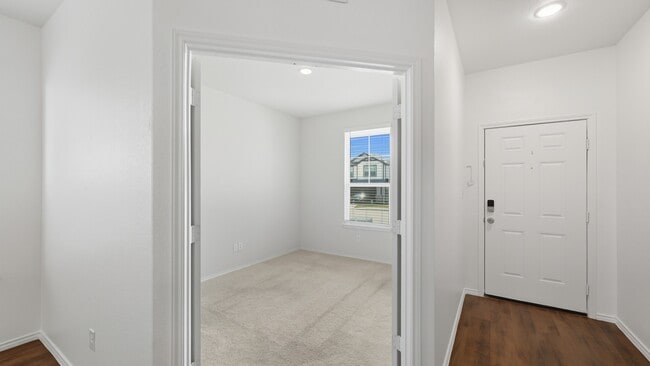 Building Photo - 741 Heartseed Ave