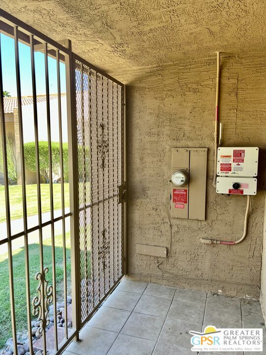 Building Photo - 2559 Whitewater Club Dr