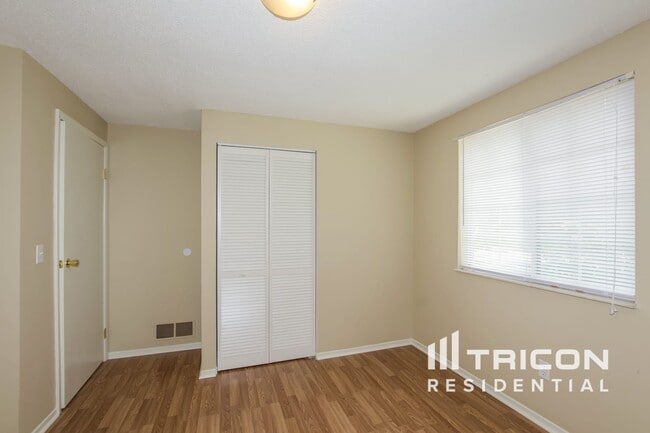 Building Photo - 6 Forestgrove Ct