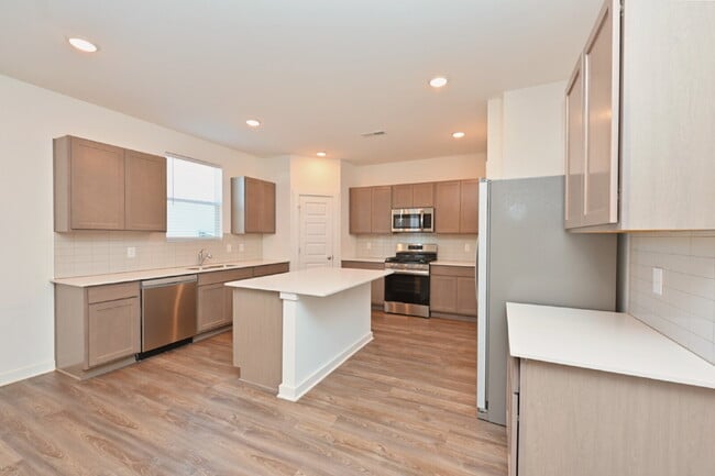 Building Photo - Modern 2024 New Construction in Sage Farms – Steps from Dog Park & Trails!