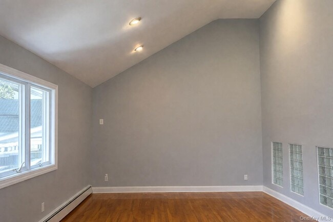 Building Photo - 874 Seamans Nck Rd