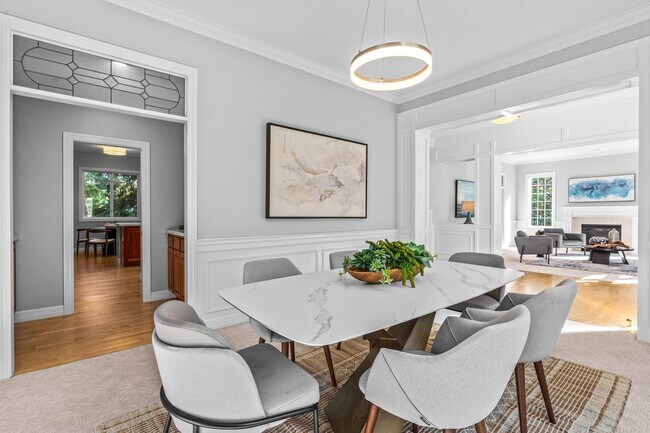 Building Photo - Luxury 4 bed 4 bath home in Lakemont, Bellevue