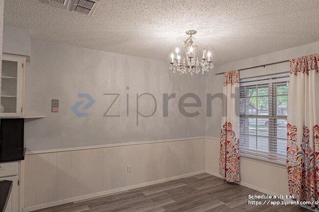 Building Photo - 1033 Princeton Pl