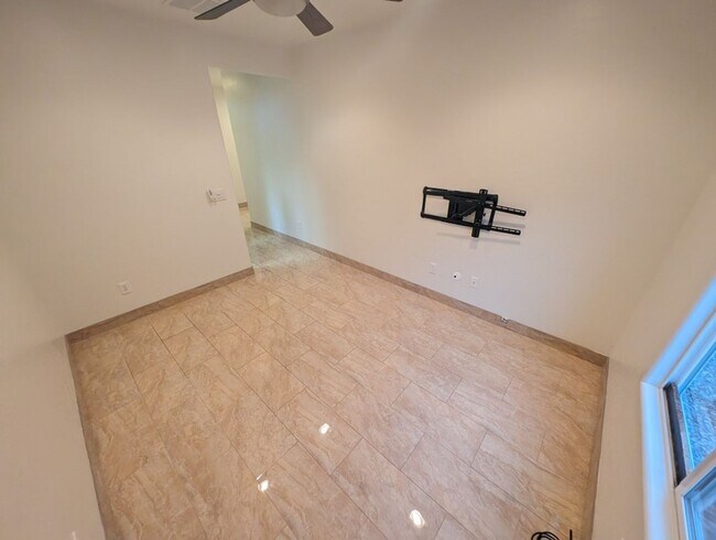 Building Photo - 7521 Chaffinch St