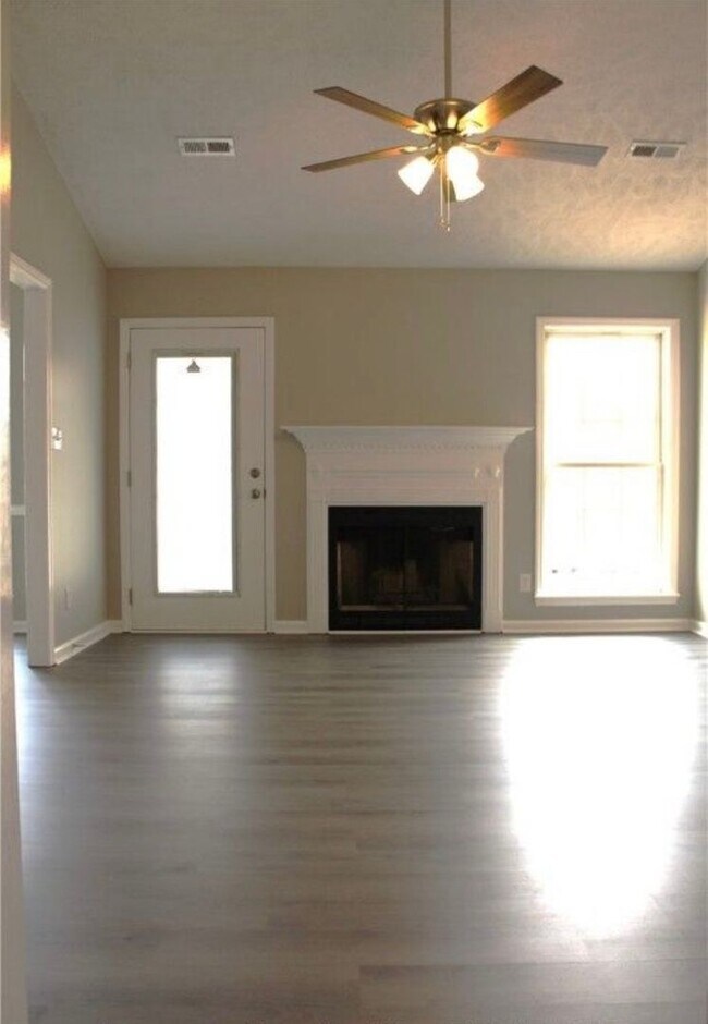 Building Photo - 3837 Meteor Dr