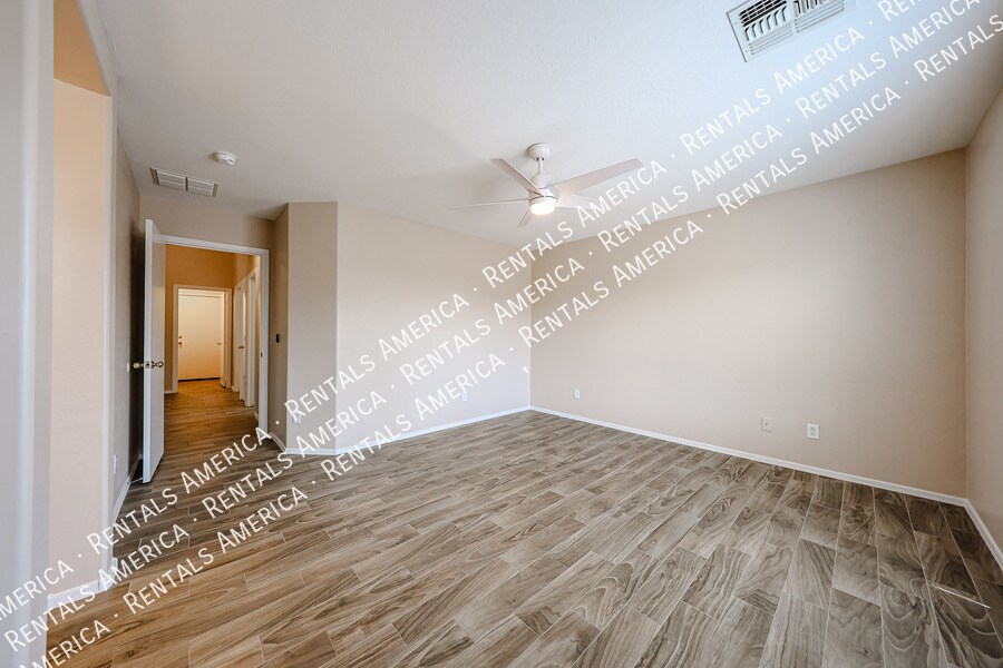 Building Photo - 12905 W Mandalay Ln