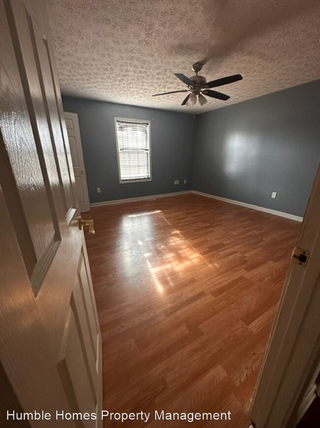 Building Photo - 6 br, 3 bath House - 104 River Tanmer Way