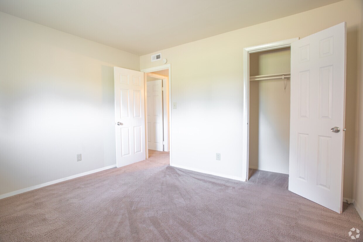 Hampton Creek Apartments Hampton