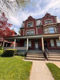 Building Photo - 727 S George St