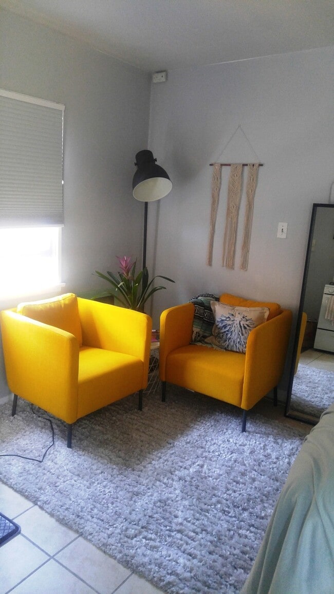 Building Photo - 2219 Glendon Ave