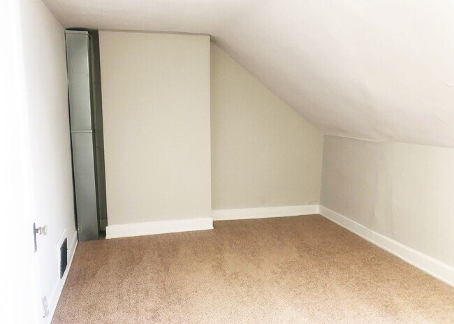 Building Photo - 344-348 Howell Avenue