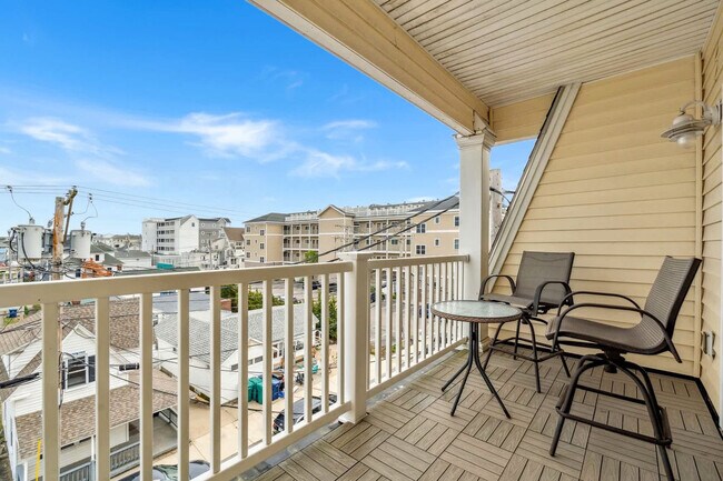 Building Photo - 15 K St