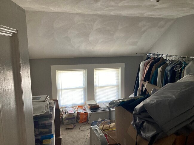 Building Photo - 19 Warren St