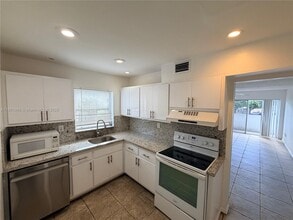 Building Photo - 7715 SW 86th St