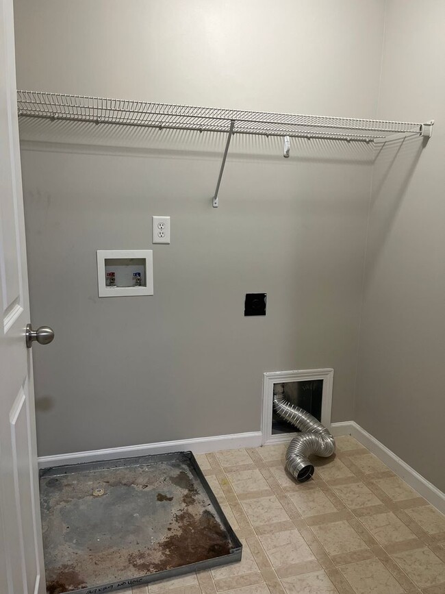 Building Photo - Spacious 2 Story Home In Raleigh, Availabl...