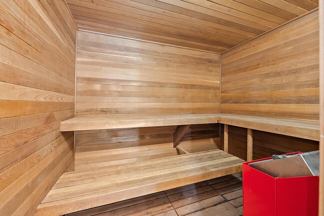 Building Photo - 4631 Brook Dr