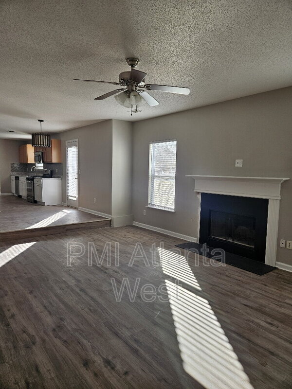 Building Photo - 1013 Odelle Cir