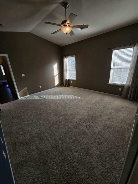 Building Photo - 1075 Sorrel Ave