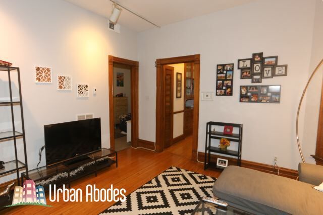 Building Photo - 2661 N Burling St