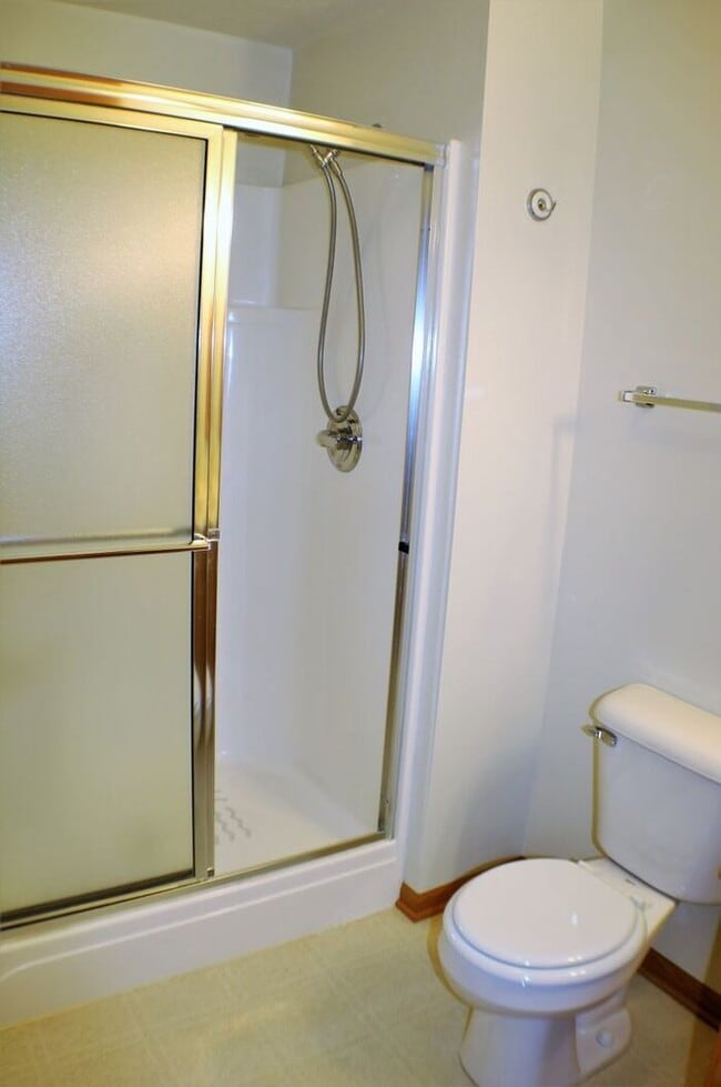 Building Photo - $1,215 | 2 Bedroom, 2 Bathroom CONDO | Designed for Ages 55+ | PET Friendly* | Available for Nove...