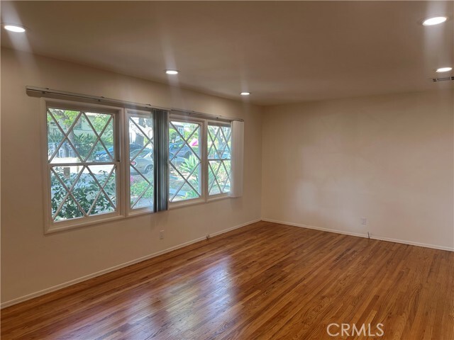 Building Photo - 1808 Oakwood Ave